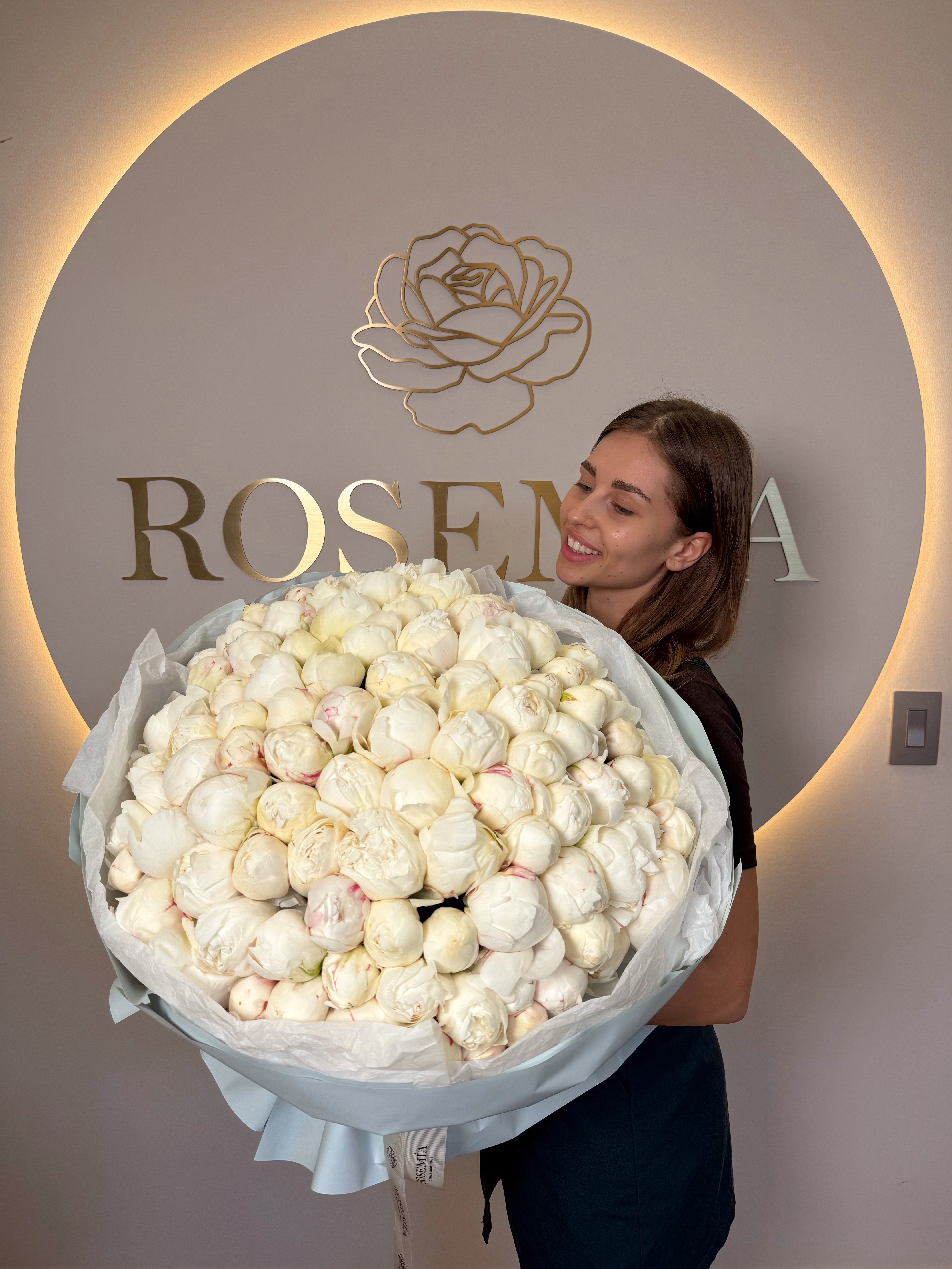 No. 111 ICONIC PEONIES