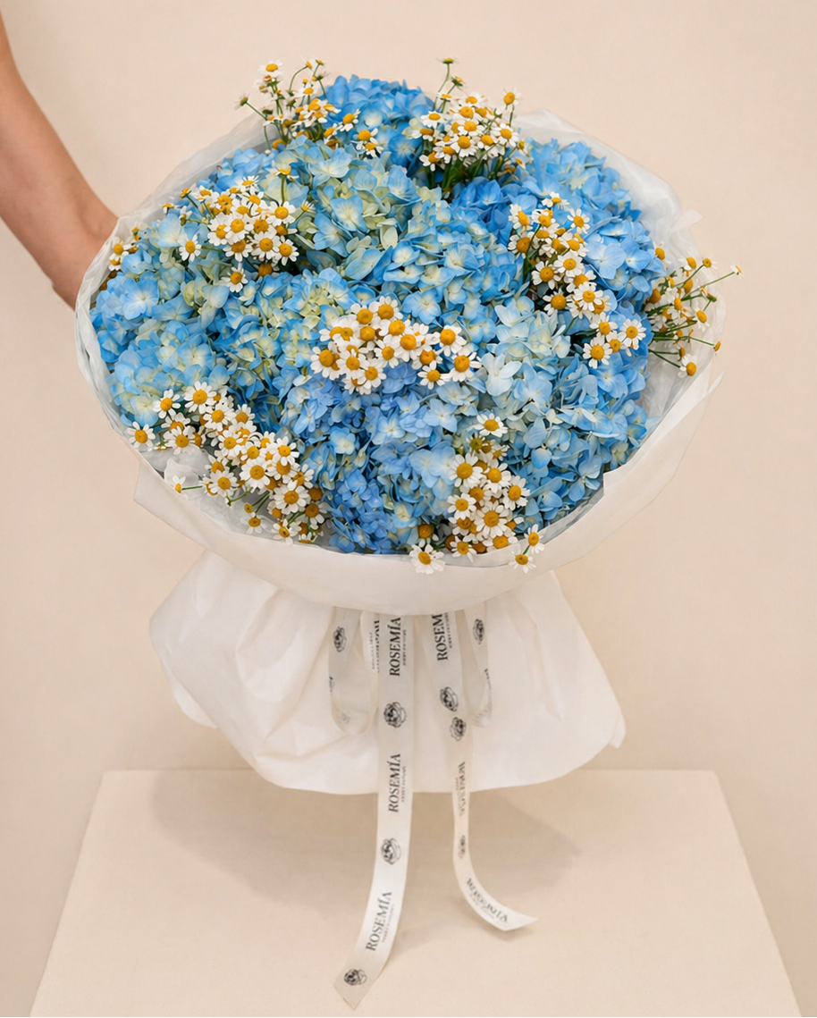 No.231 CHAMOMILE BLUE - hydrangeas, chamomile