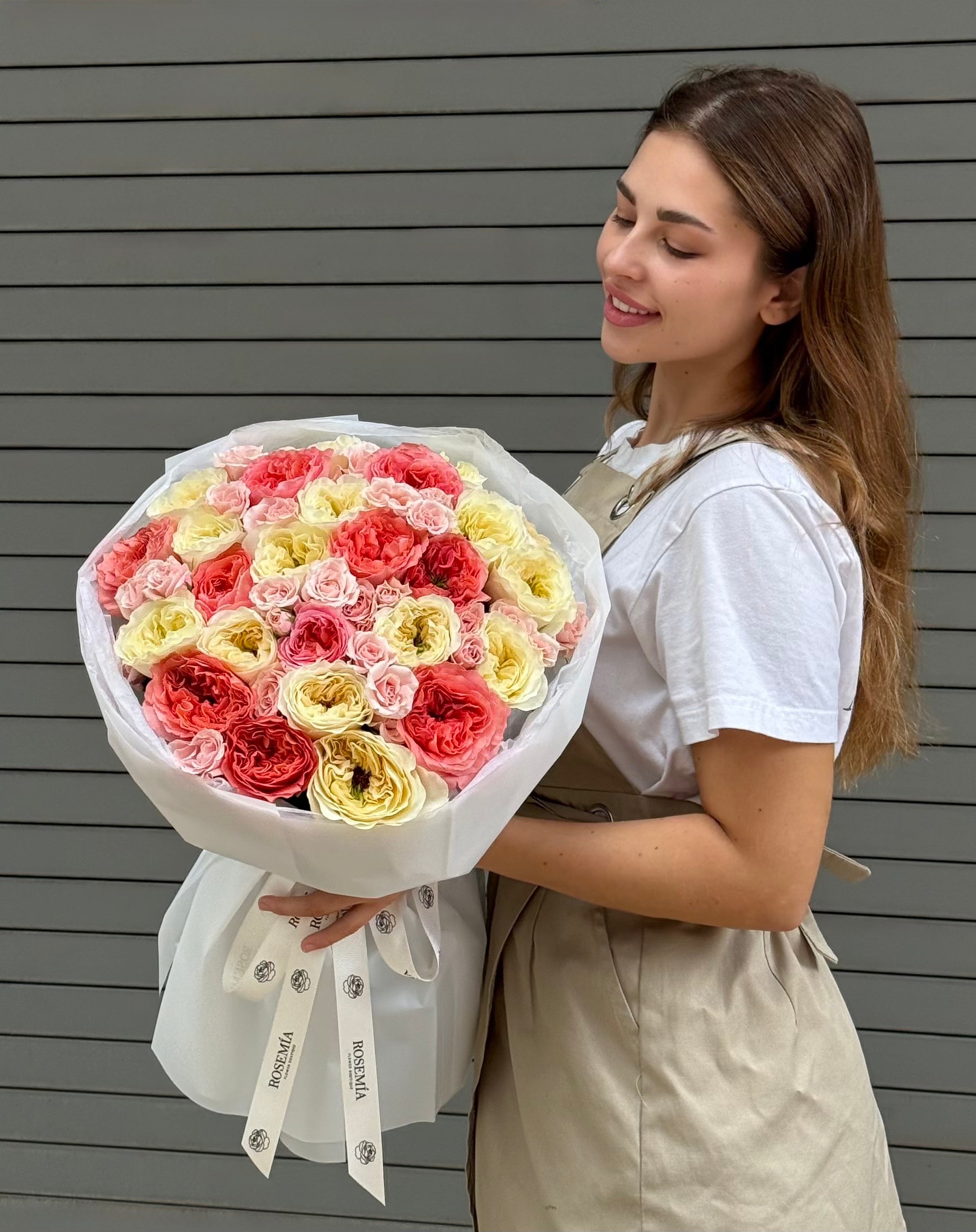 No.27 COMPLIMENT - garden roses, spray roses