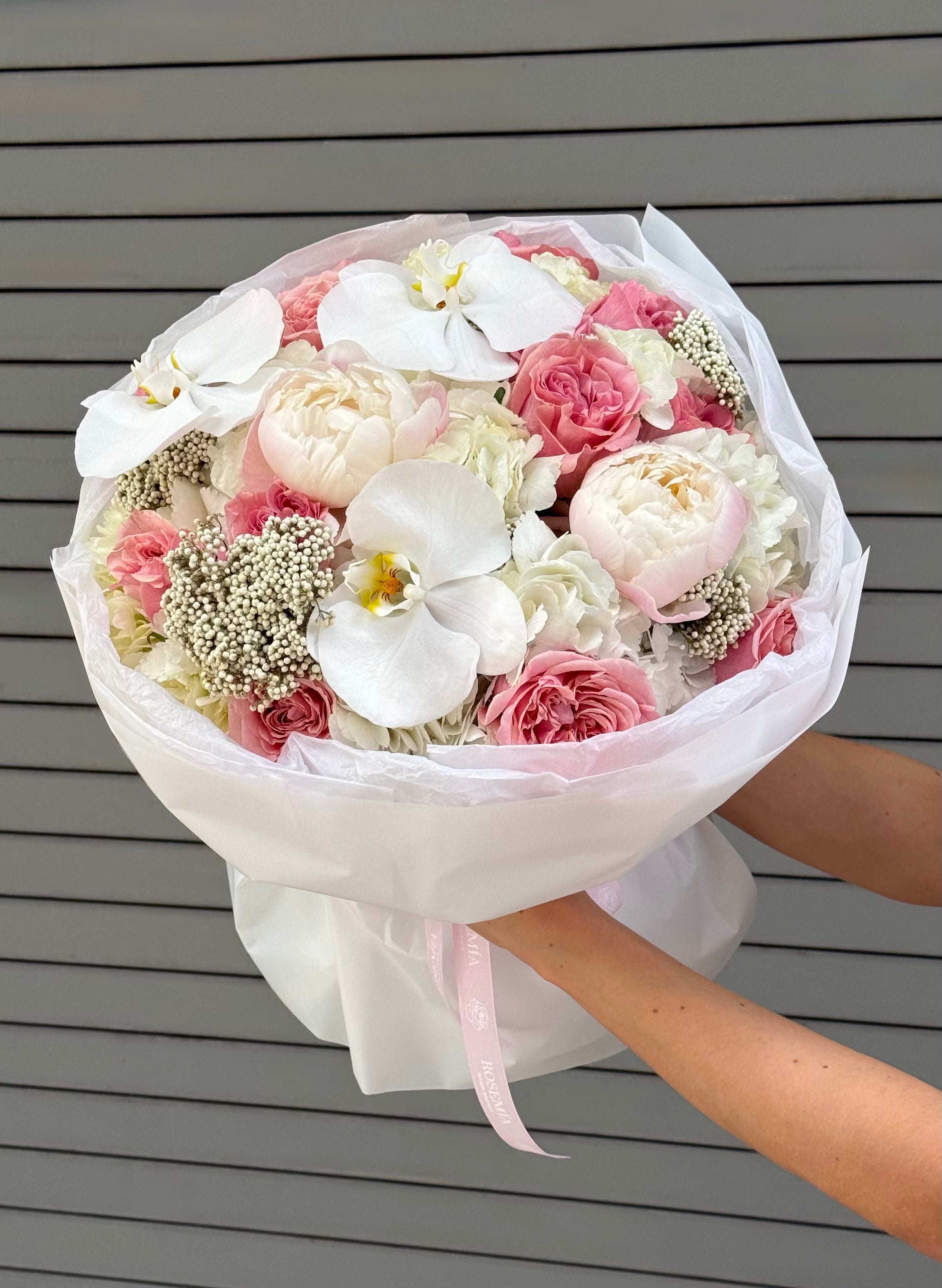 No.29 EDEN CHARM - peonies, garden roses, hydrangeas, orchids
