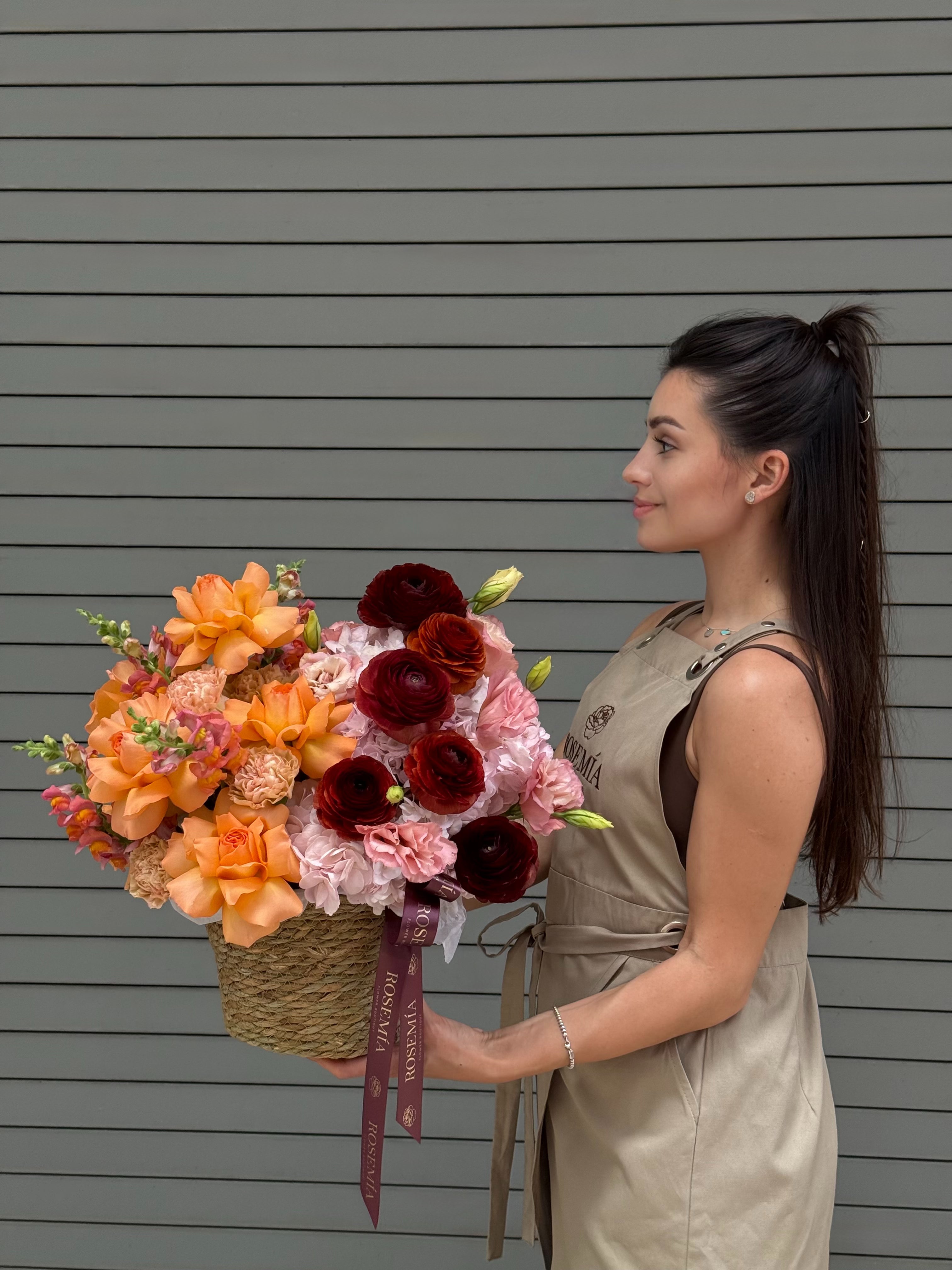 No.226 AUTUMN GLOW - ranunculus, premium roses, hydrangeas