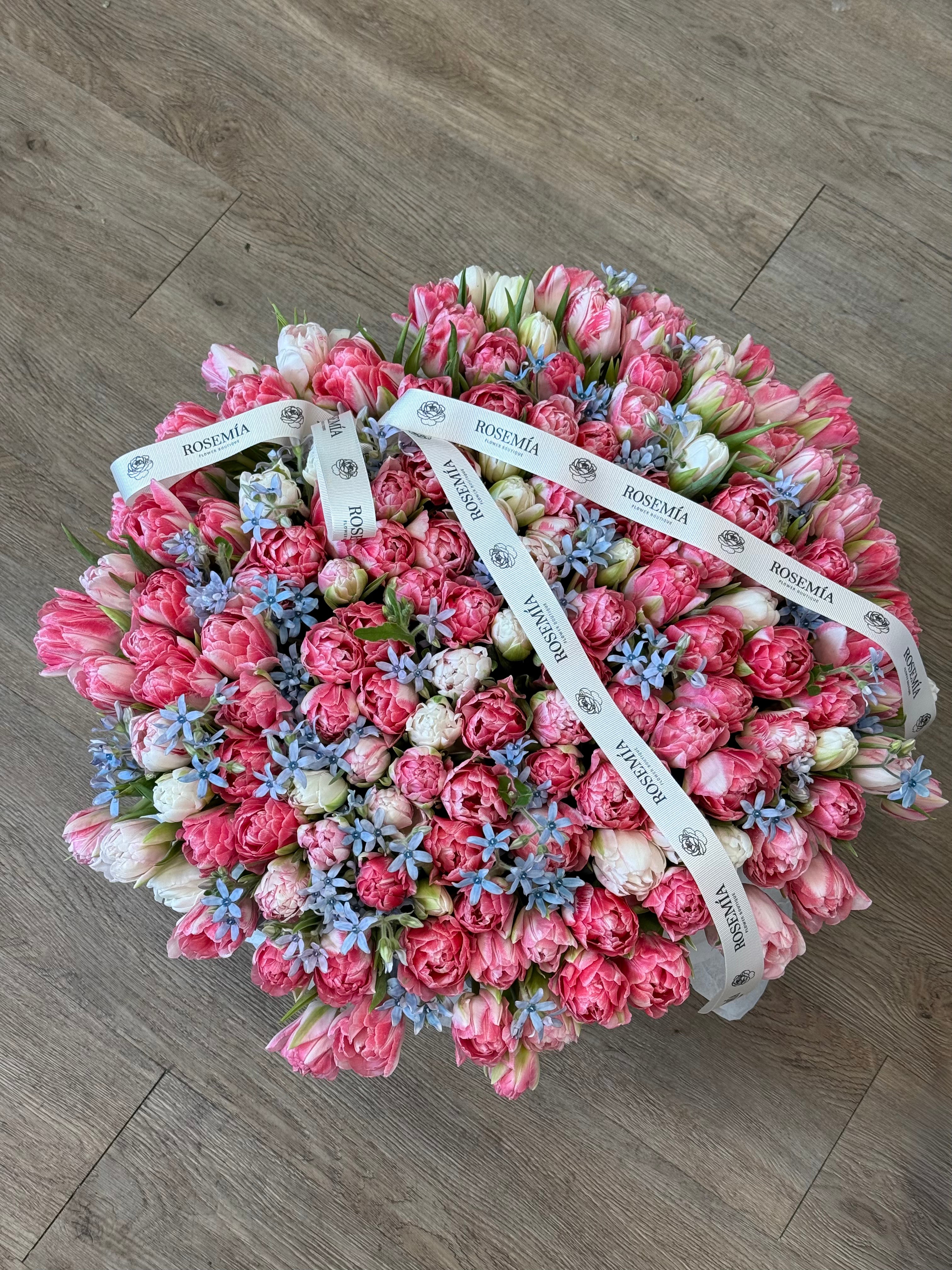 No.206 150 TULIPS IN A BASKET