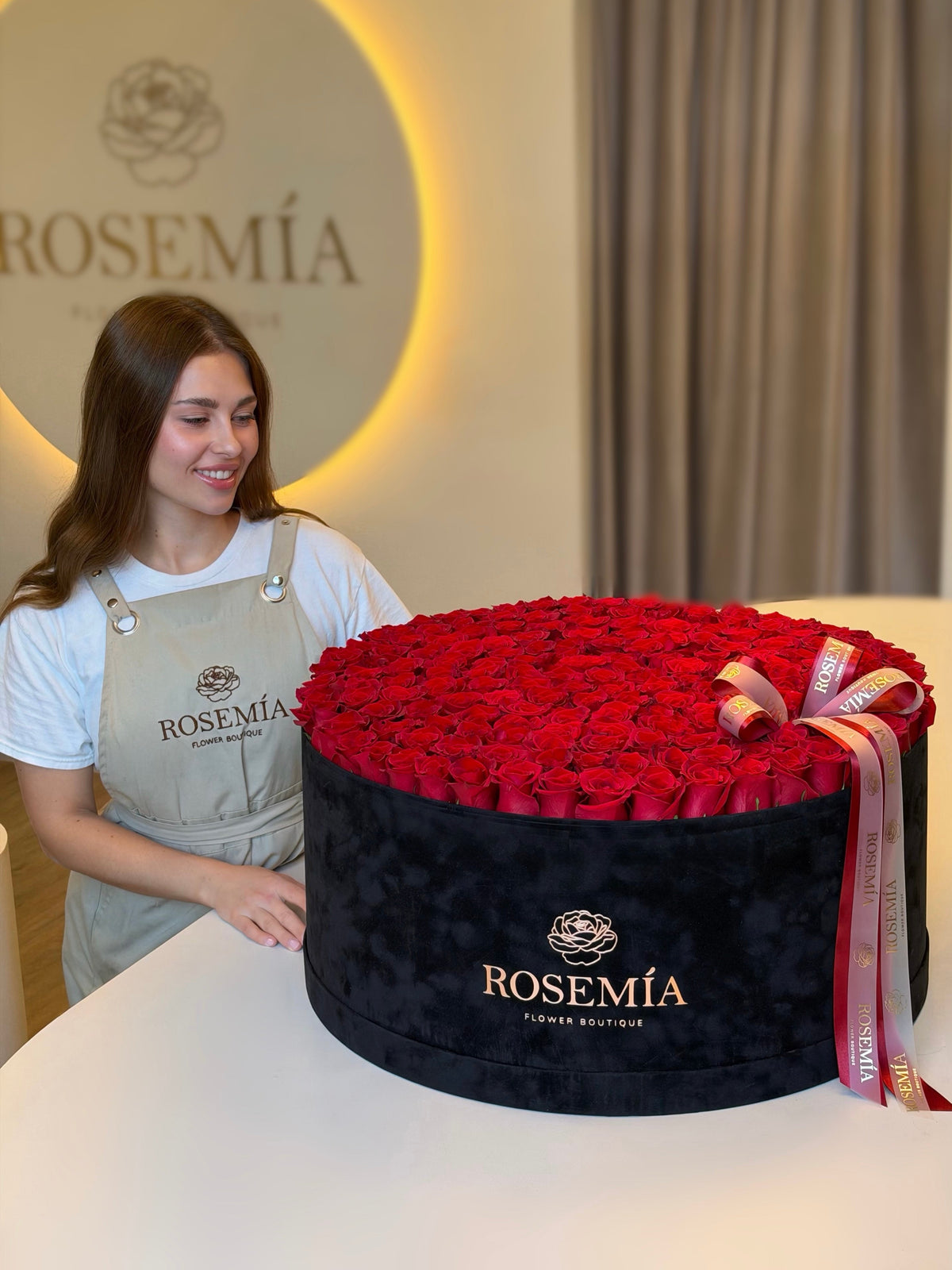 No.278 GRAND AMOUR - luxury red roses in velvet box