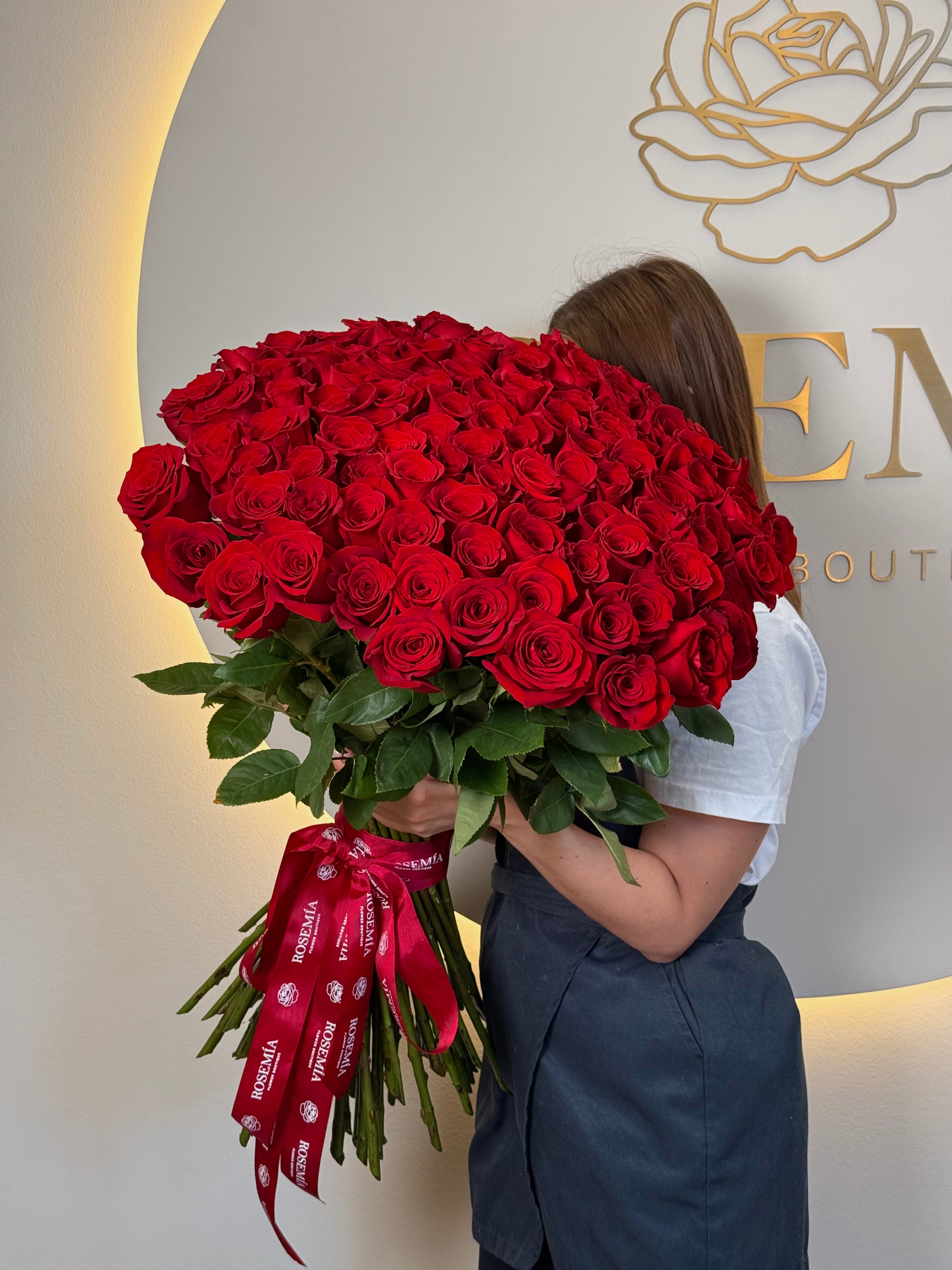 100 RED ROSES & BALLOONS