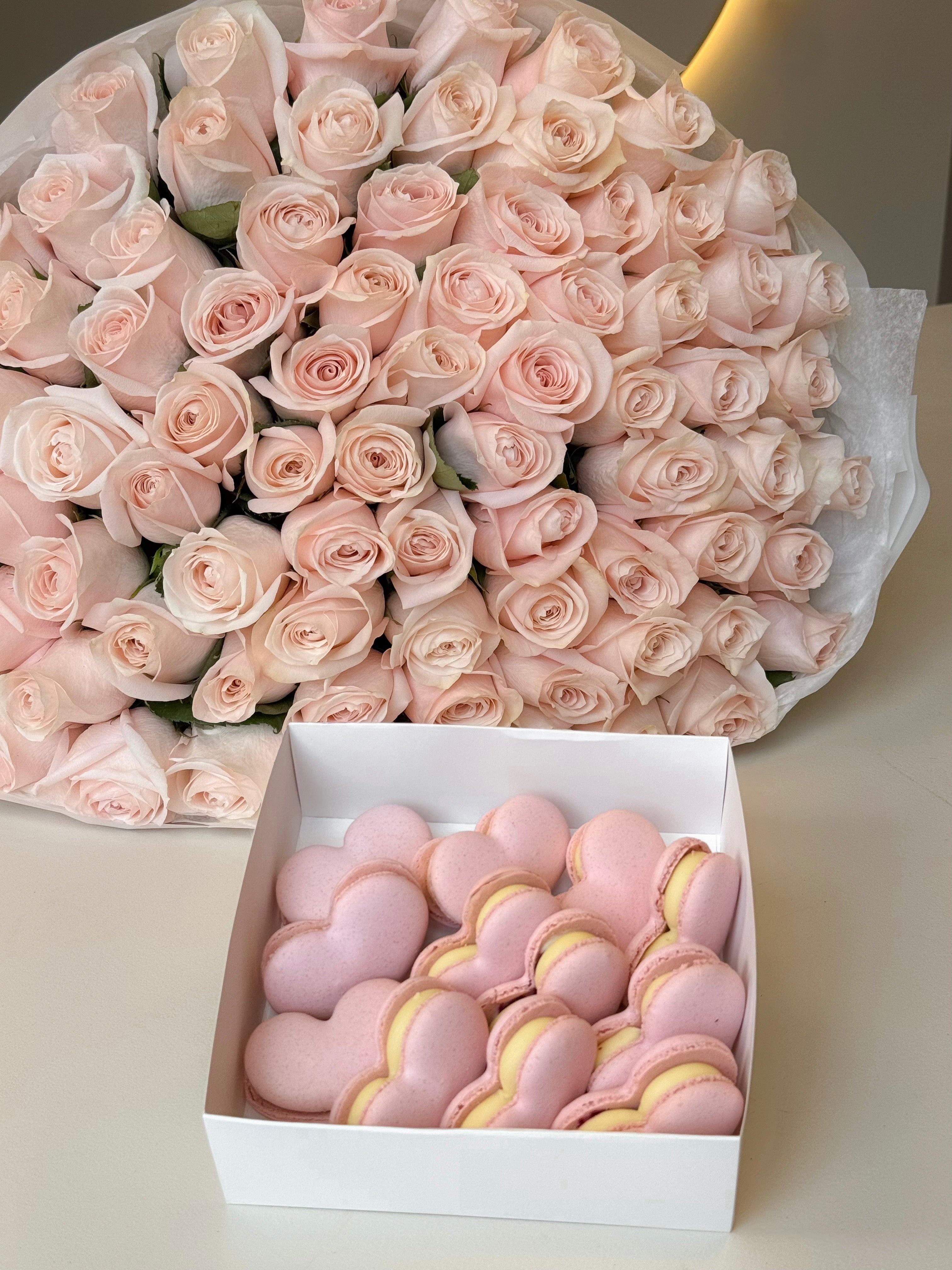 100 POMAROSA ROSES & MACARONS