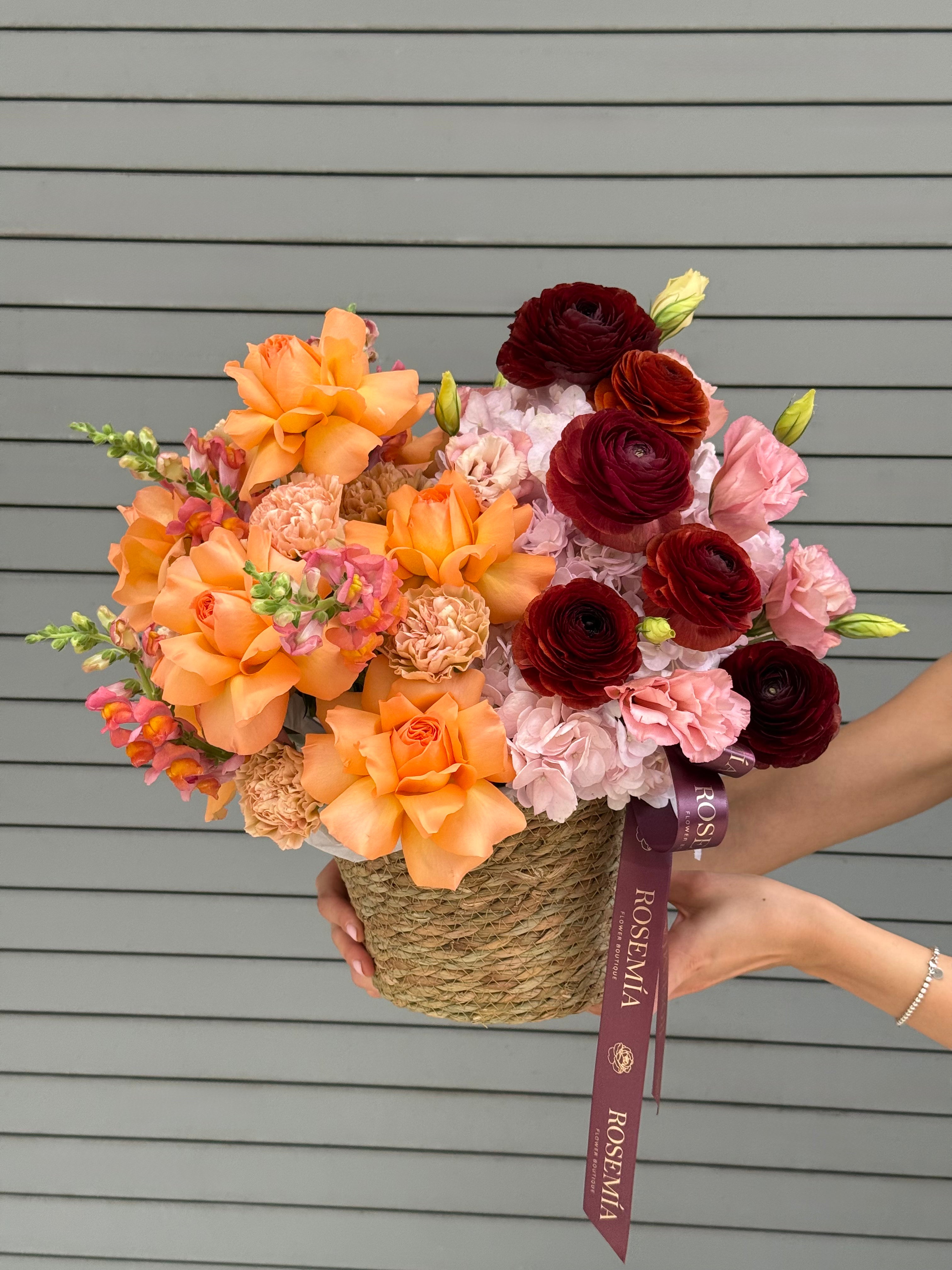 No.226 AUTUMN GLOW - ranunculus, premium roses, hydrangeas
