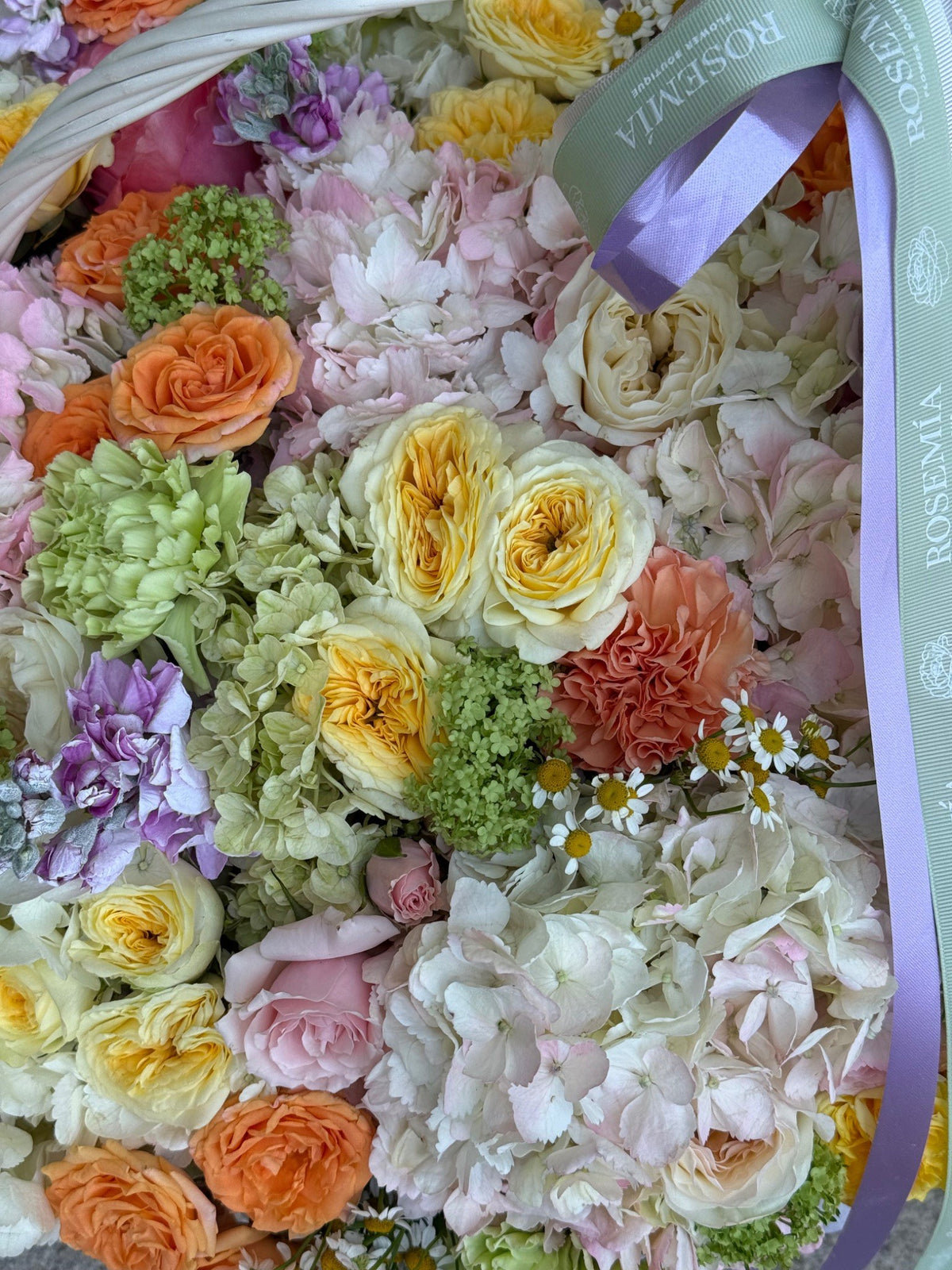 No.275 DOPAMINE BASKET - seasonal mix flowers