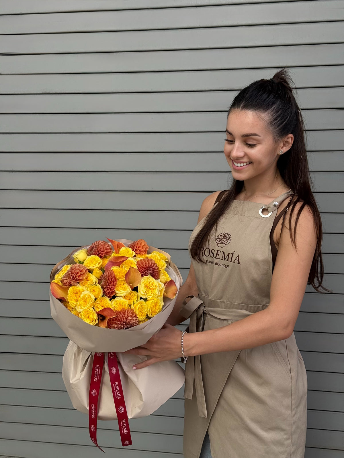 No.41 APRICOT CHARM - spray roses