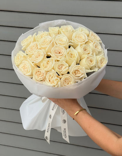 No.13 SNOW - white roses
