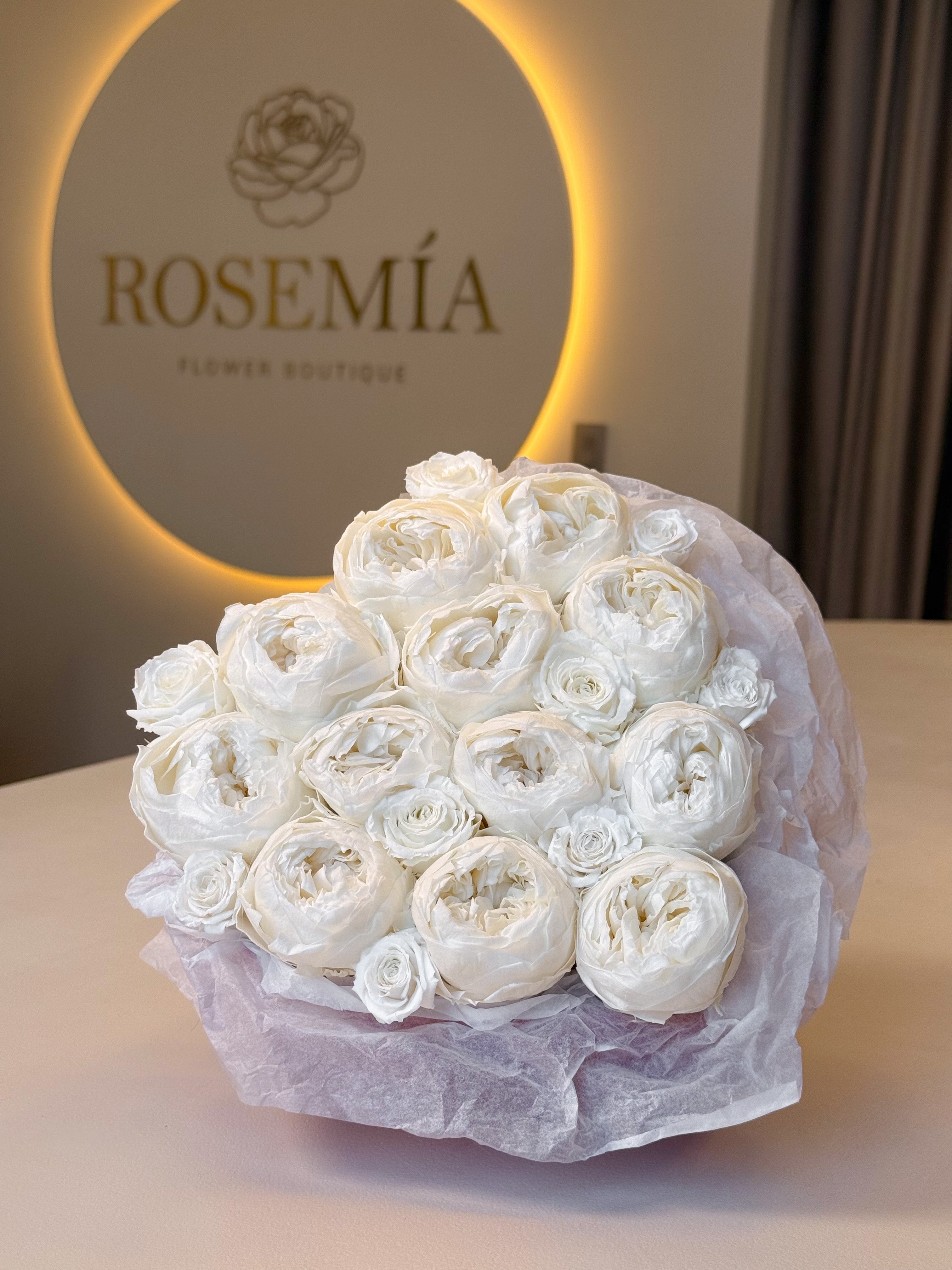 No. 99 ETERNAL WHITE AMOUR