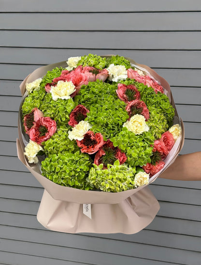 No.91 GREEN COUTURE - hydrangeas, garden roses
