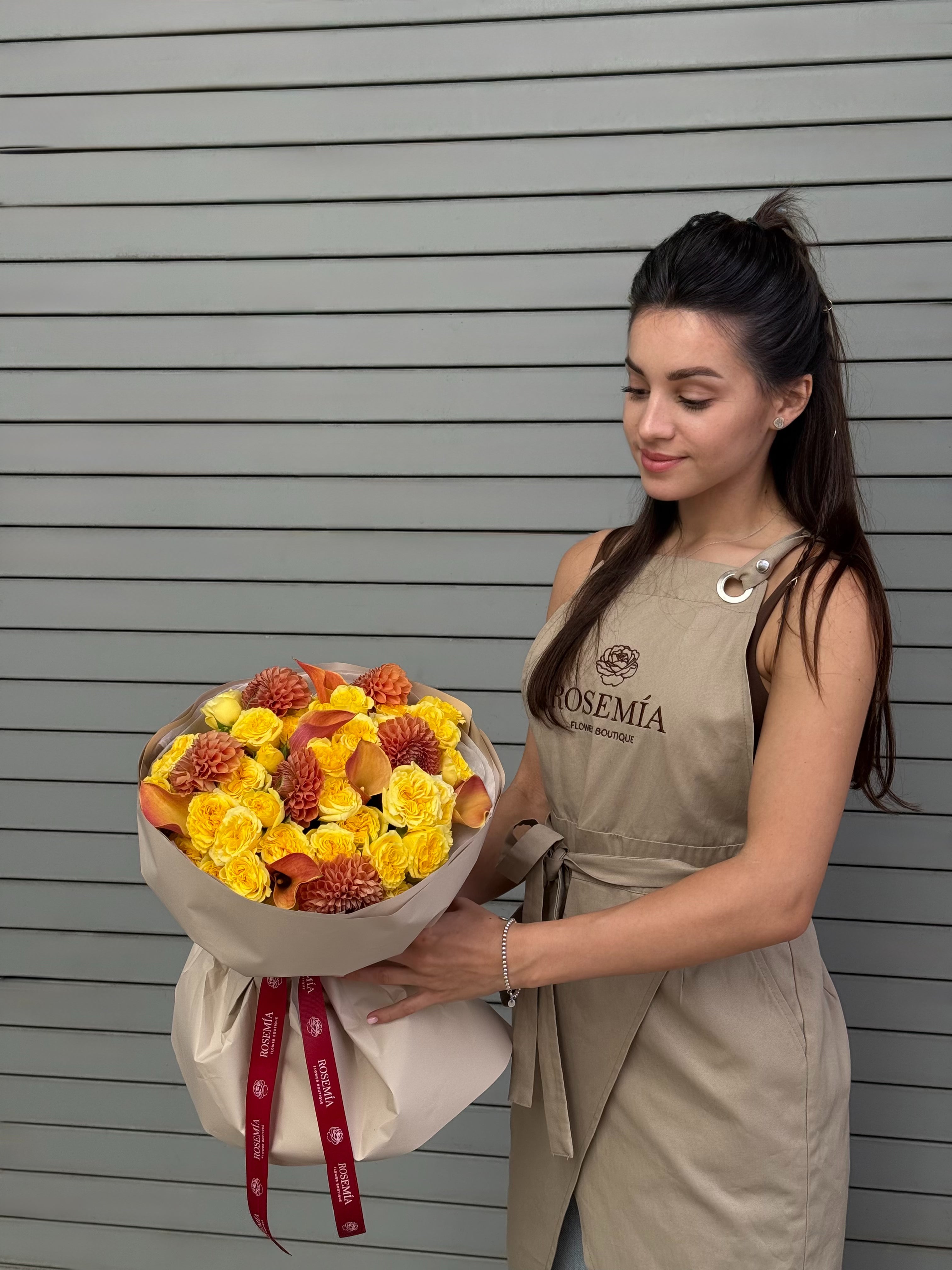 No.41 APRICOT CHARM - spray roses