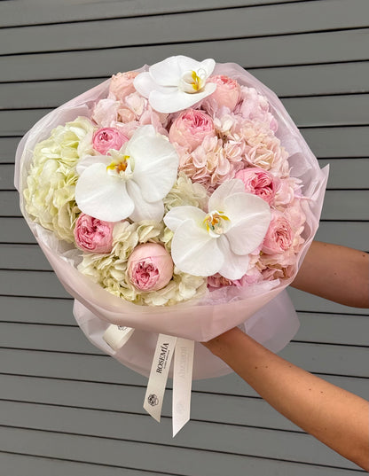 No.229 BLUSH ORCHID ÉVEIL - hydrangeas, garden roses, orchids