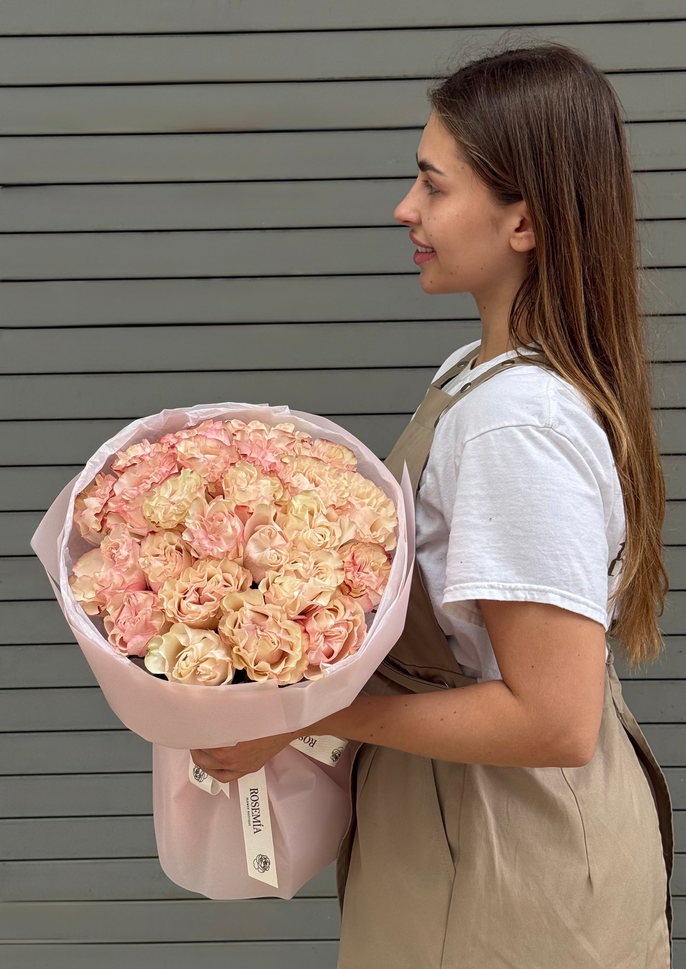 No. 241 COUNTRY CANDY - garden roses