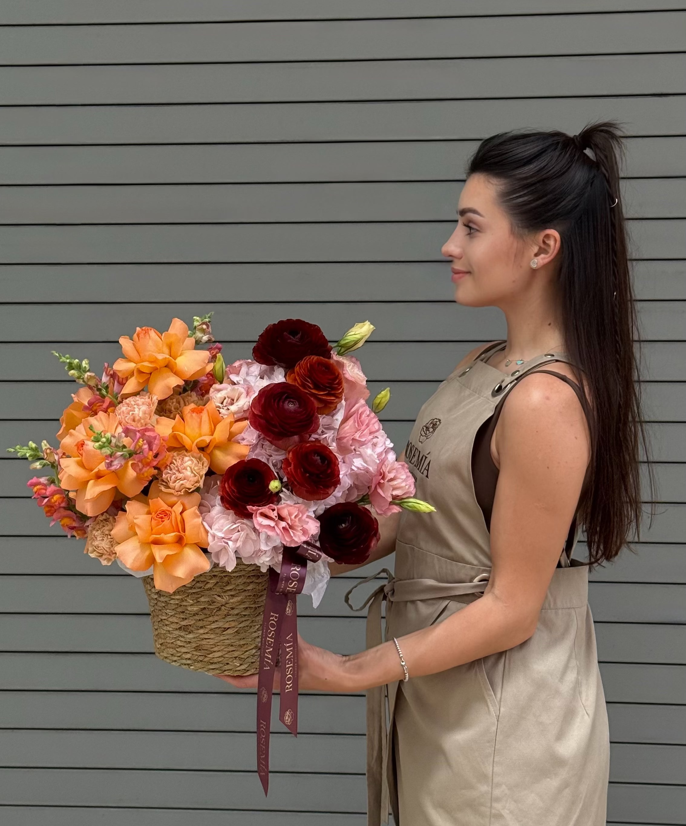 No.226 AUTUMN GLOW - ranunculus, premium roses, hydrangeas