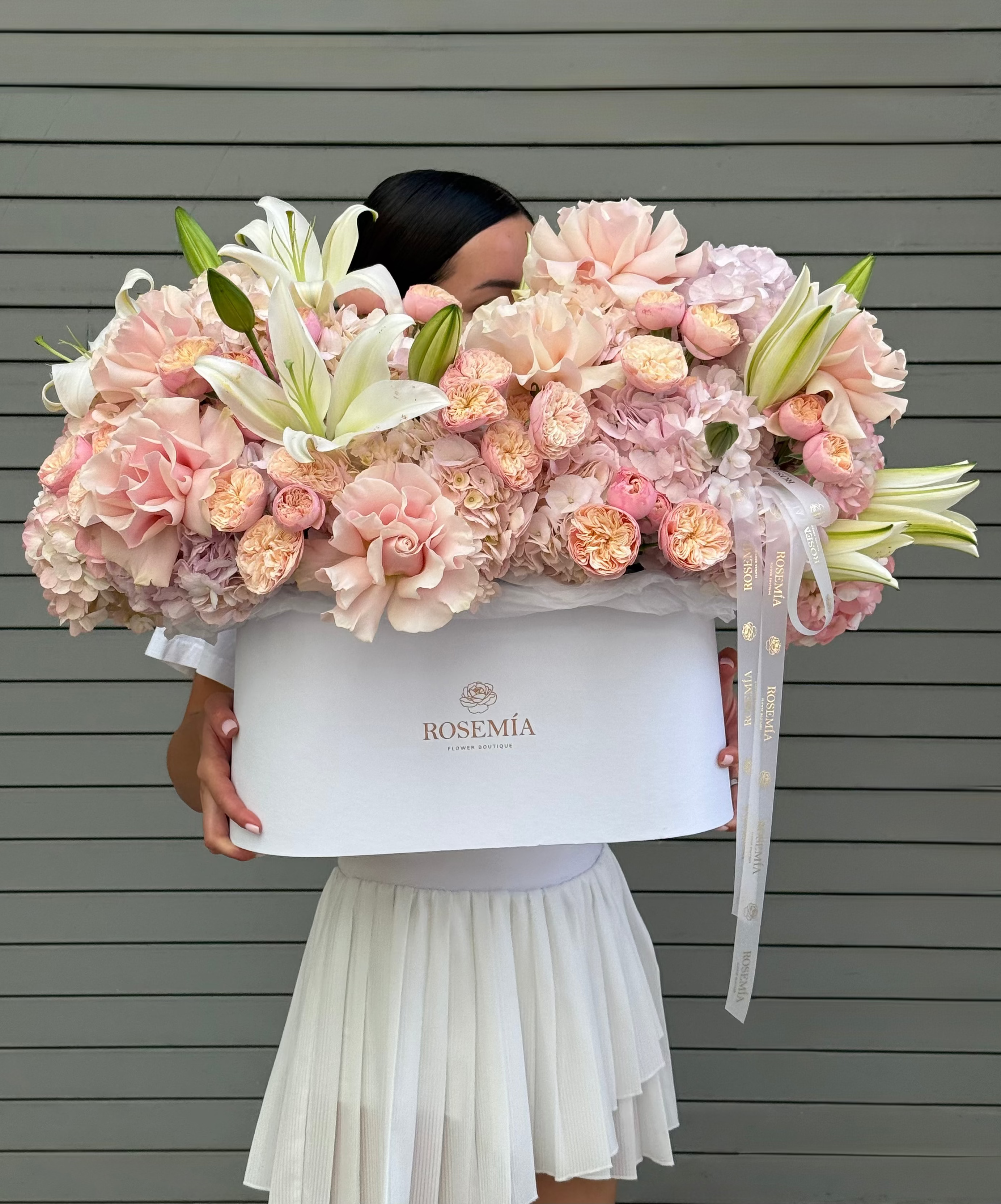 No.261 LILY DREAM - garden roses, lilies, hydrangeas
