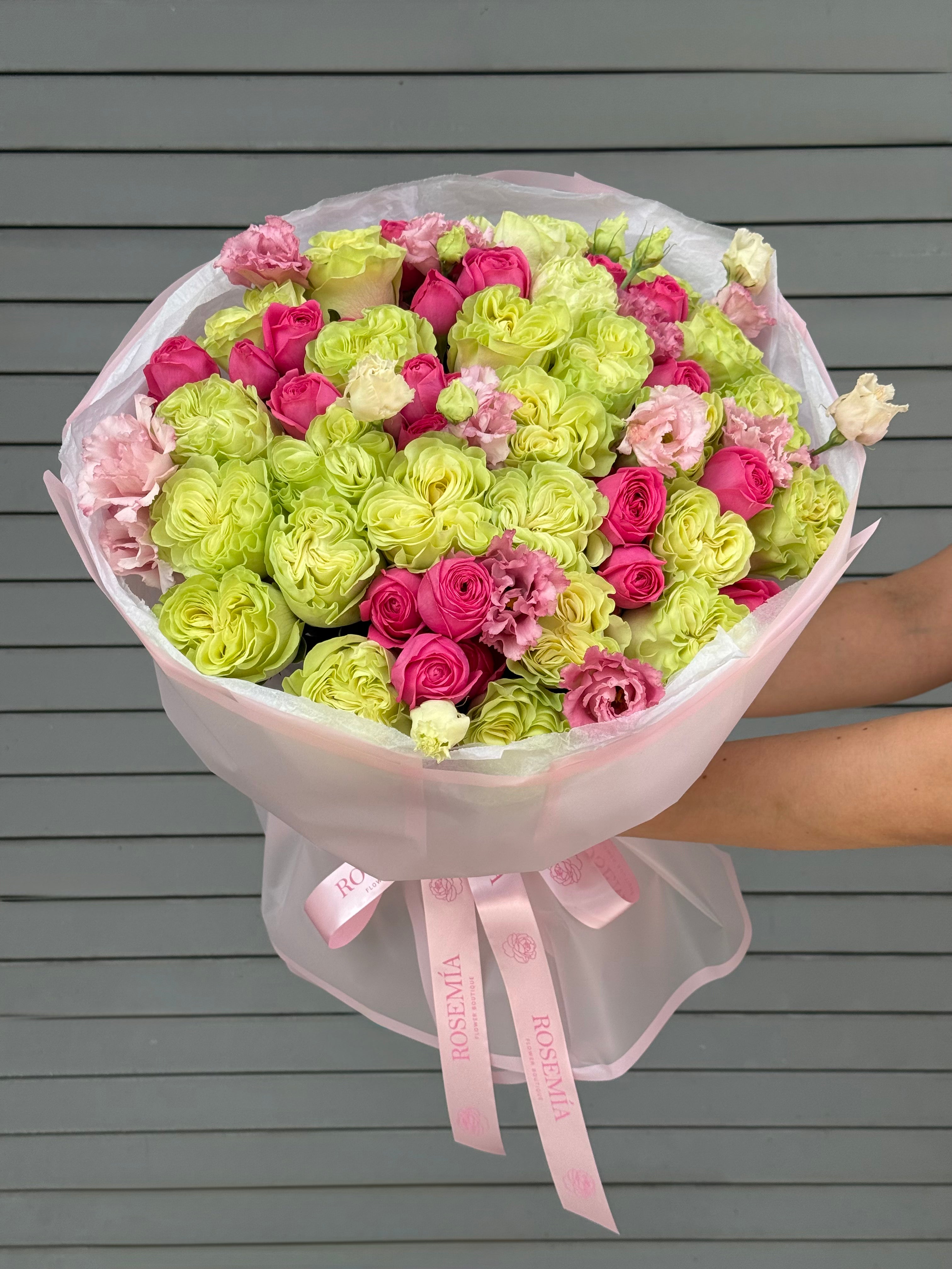No.264 TROPICAL CRUSH - garden roses, garden spray roses, lisianthus