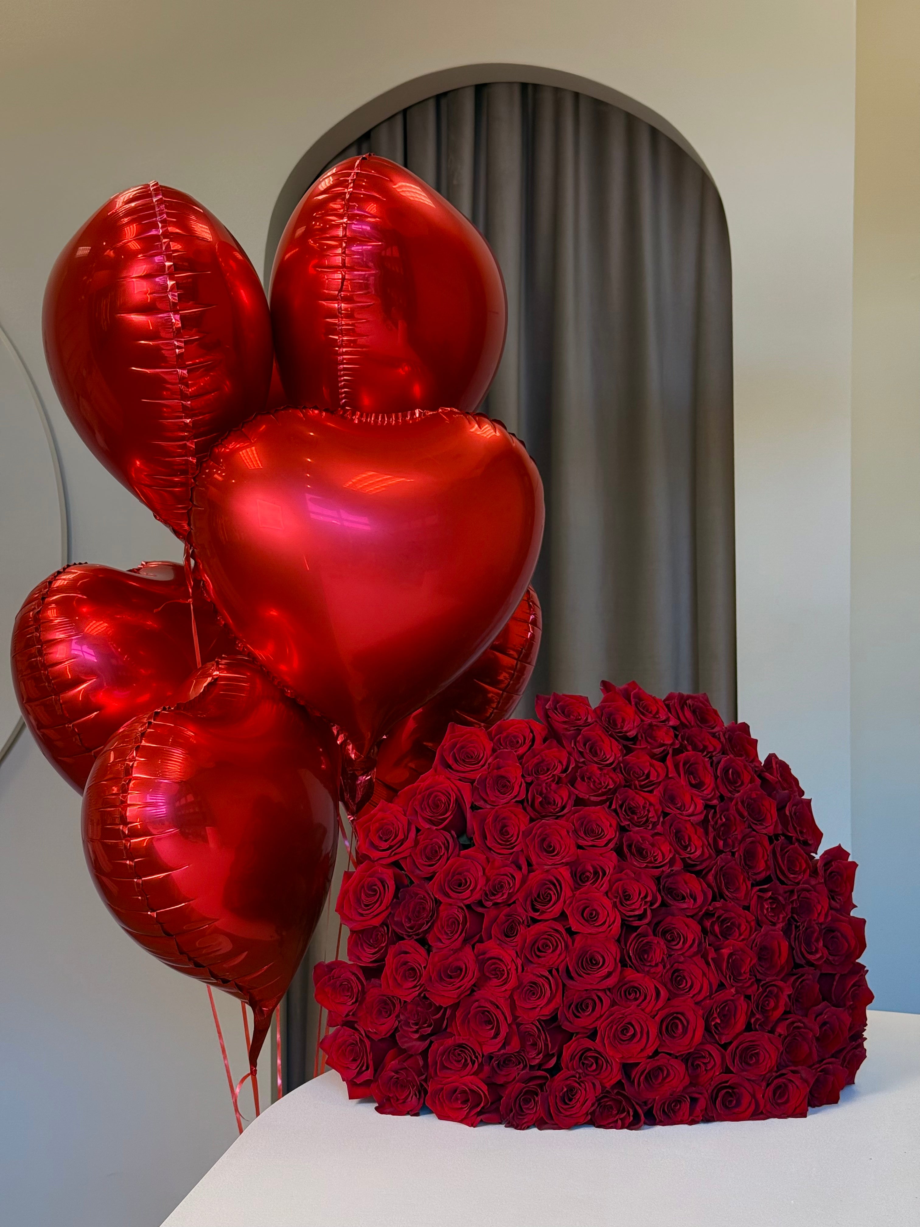 100 RED ROSES & BALLOONS
