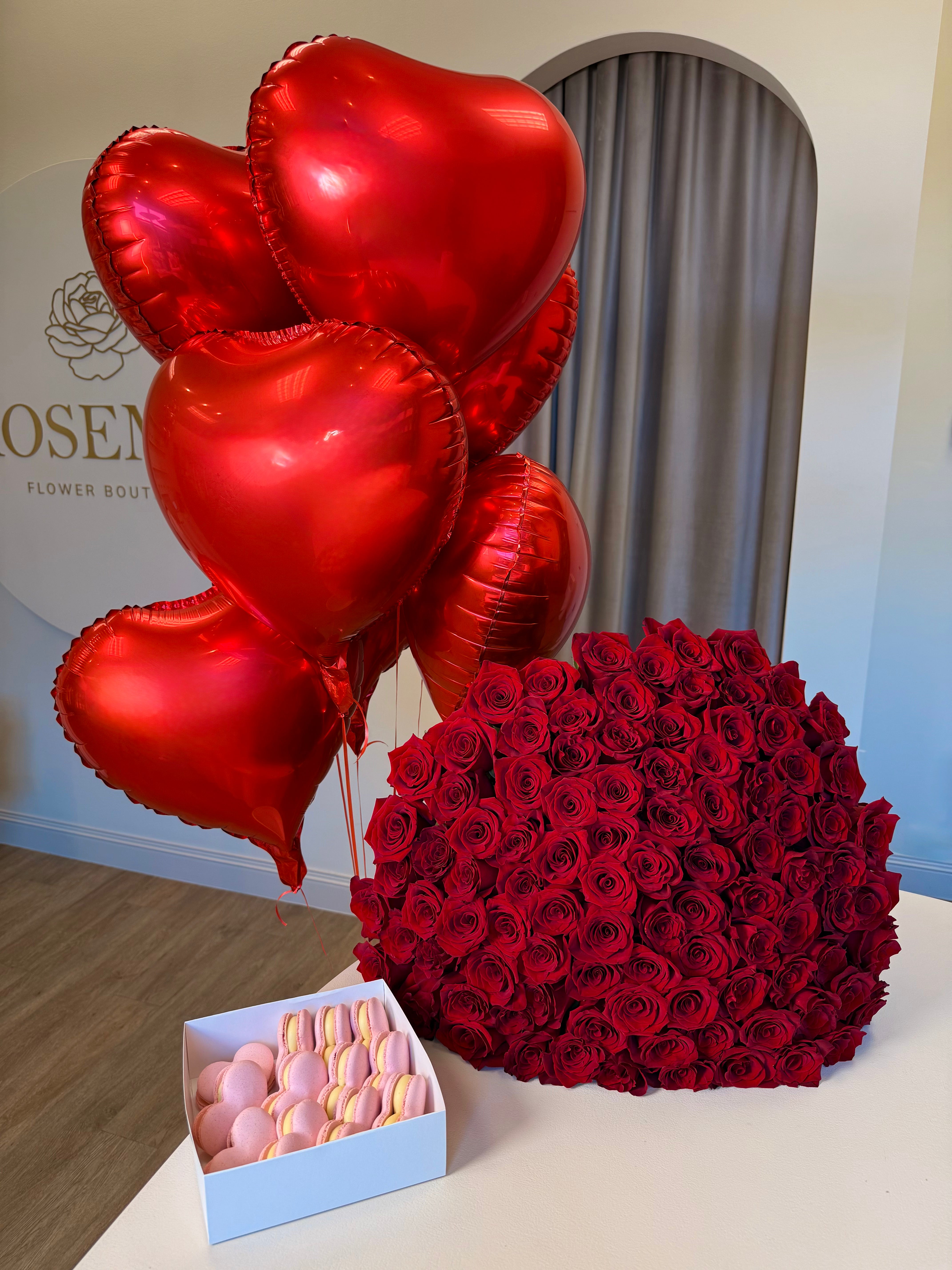 SET - 100 RED ROSES & BALLOONS & MACARONS