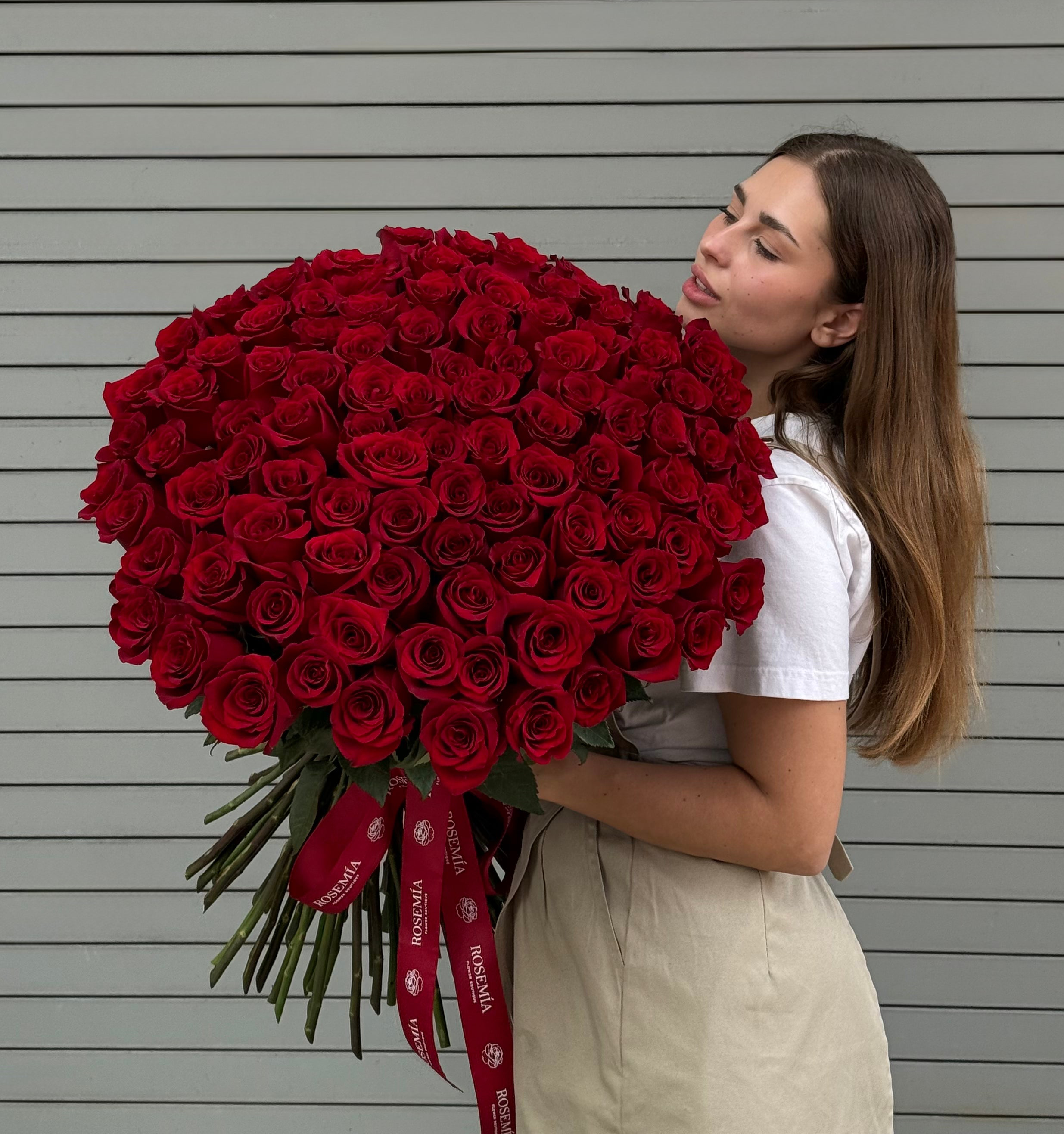 No.2 VALENTINE - 100 red roses