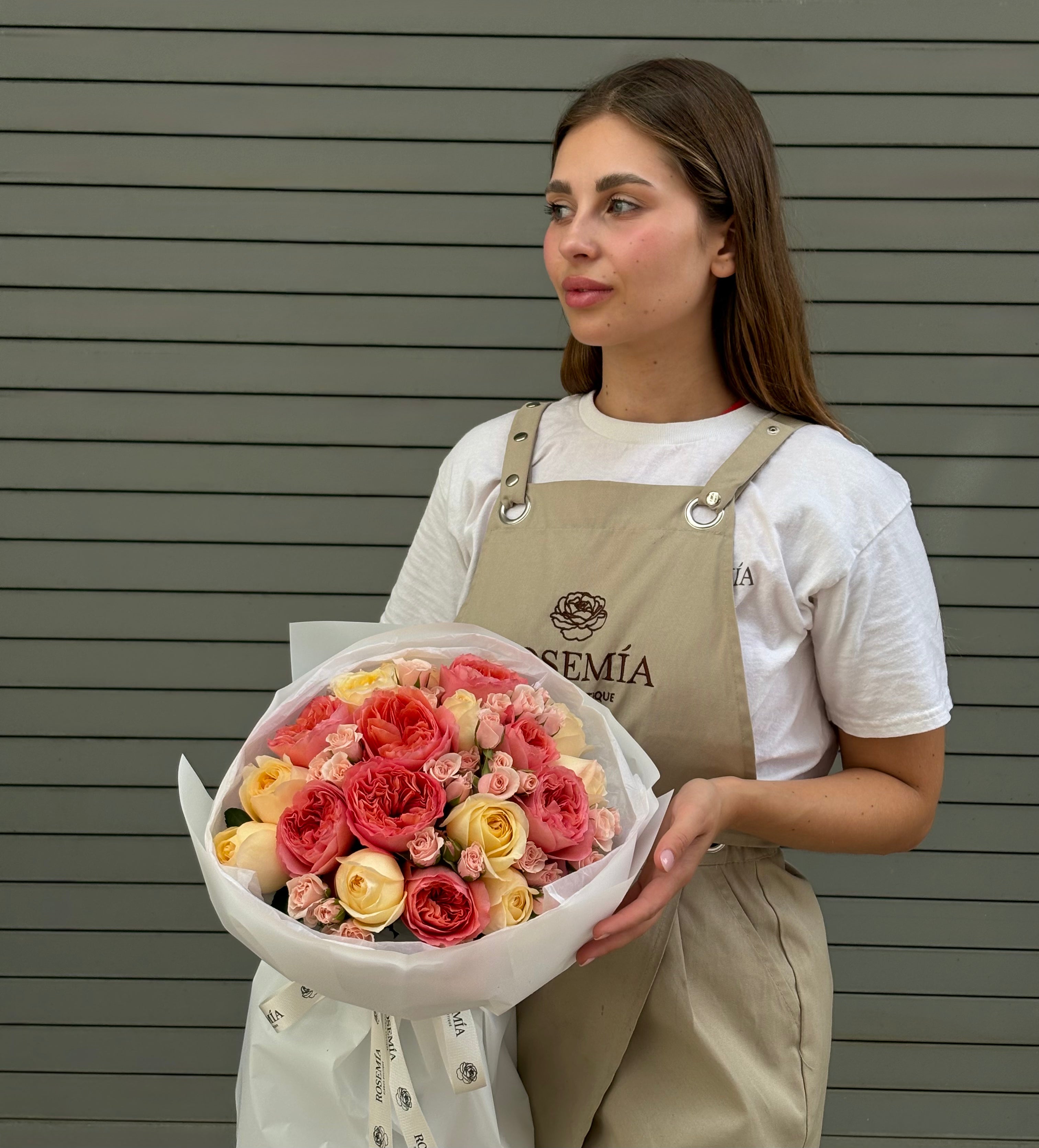 No.27 COMPLIMENT - garden roses, spray roses