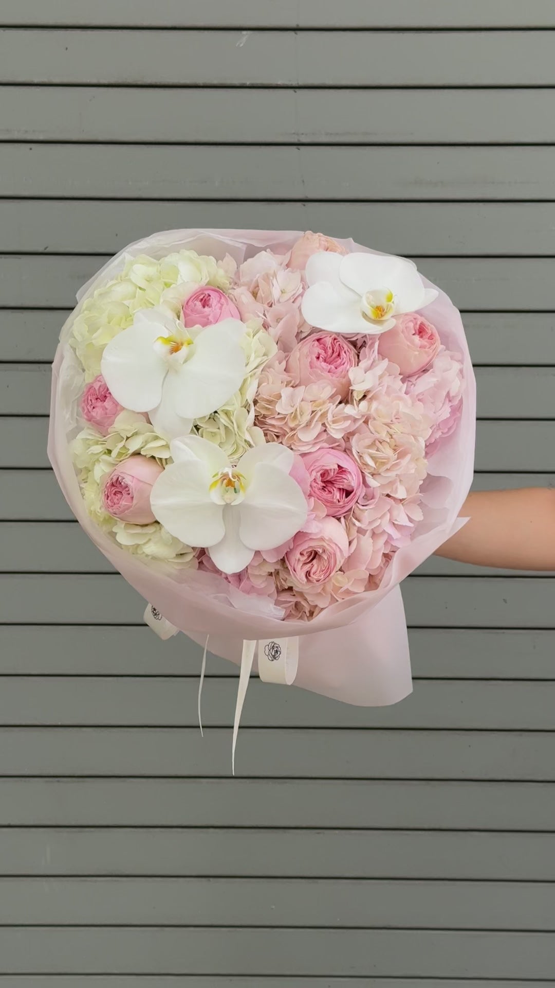 No.229 BLUSH ORCHID ÉVEIL - hydrangeas, garden roses, orchids