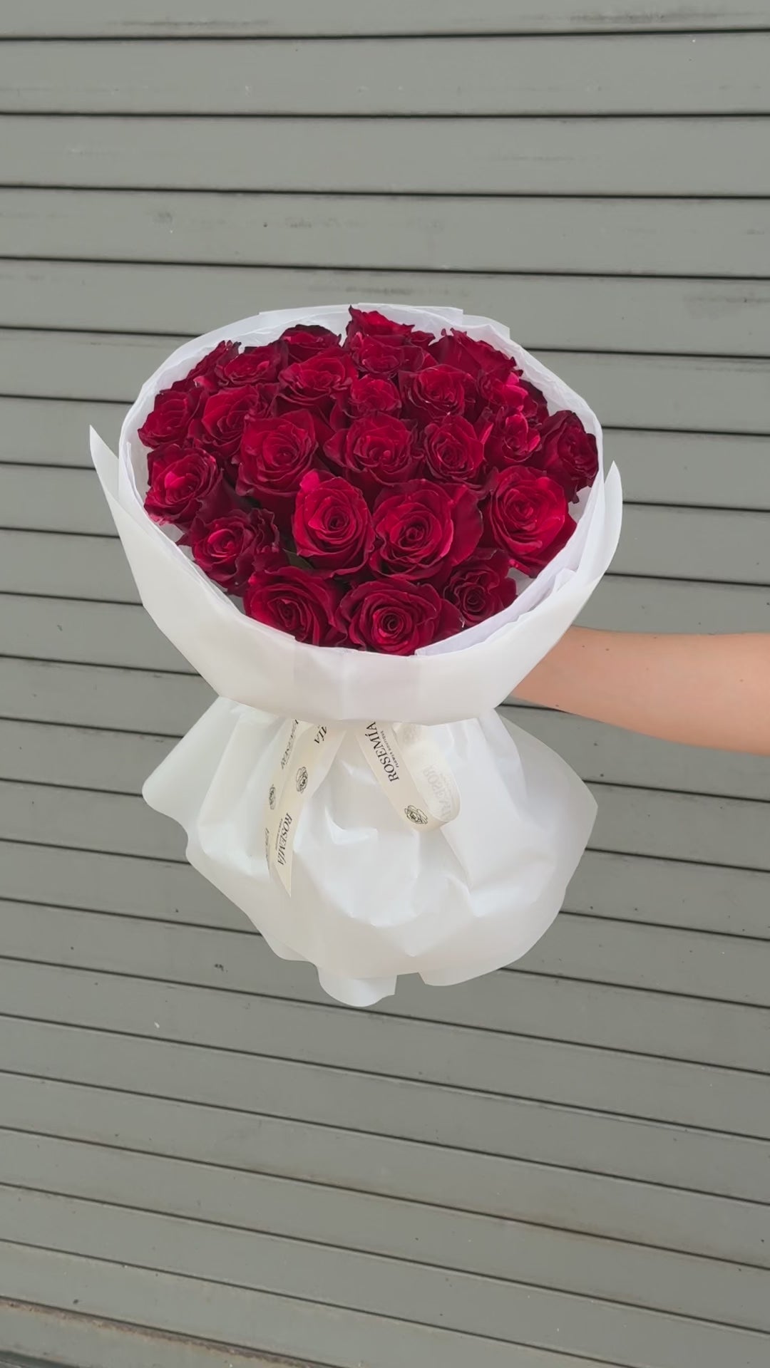 No.90 RED PANTHER - roses