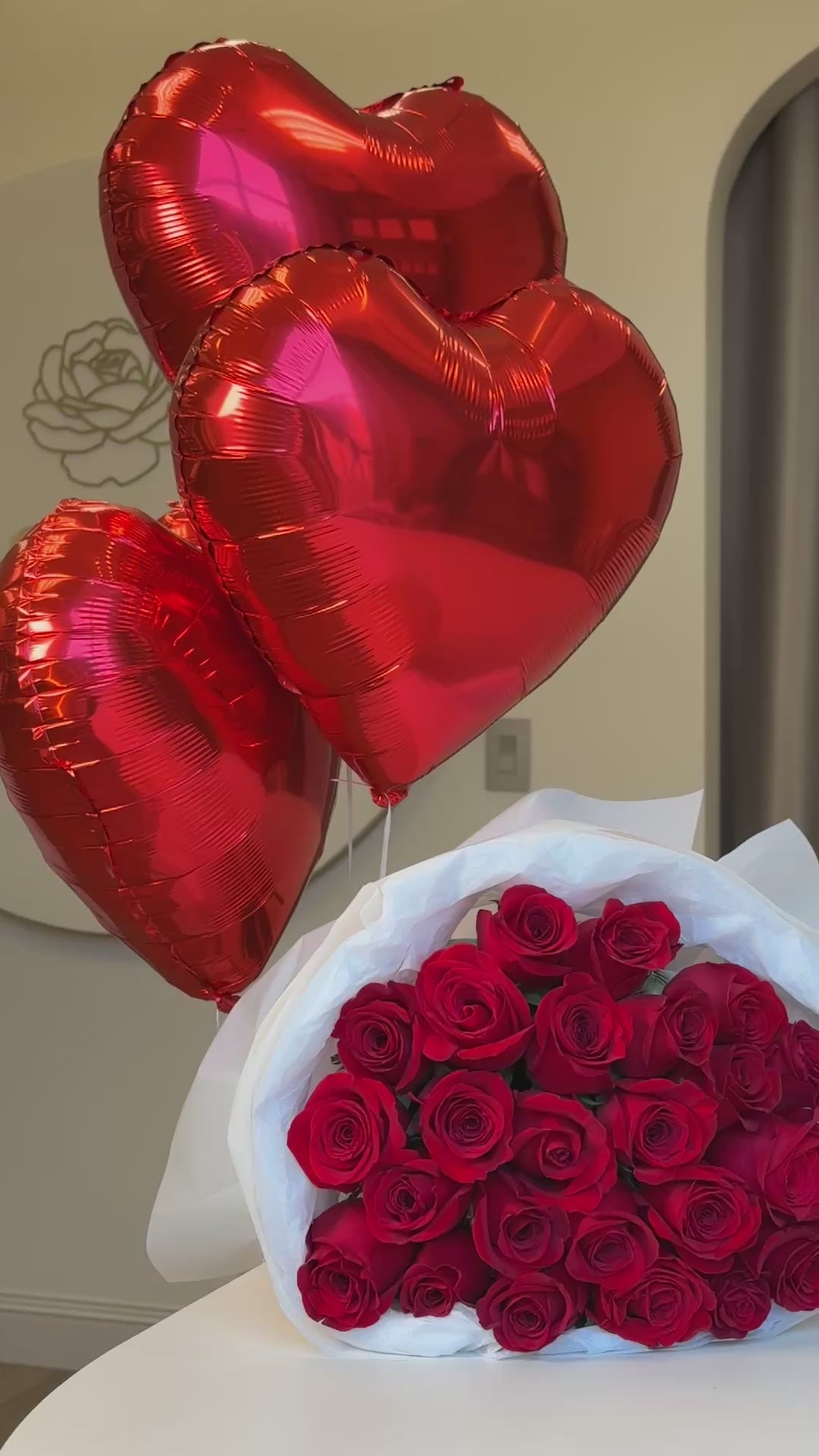 25 ROSES & BALLOONS