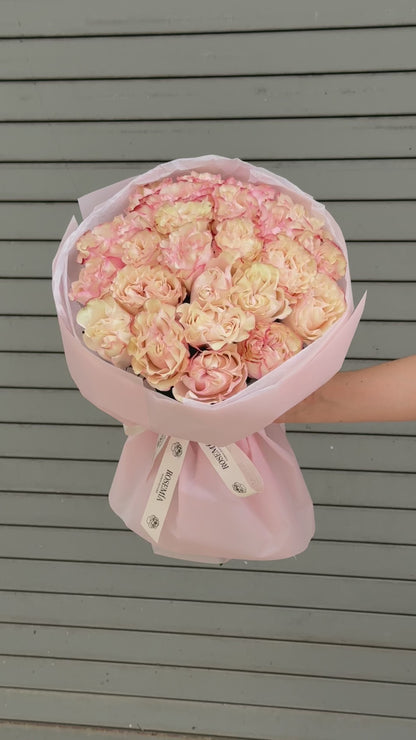 No. 241 COUNTRY CANDY - garden roses