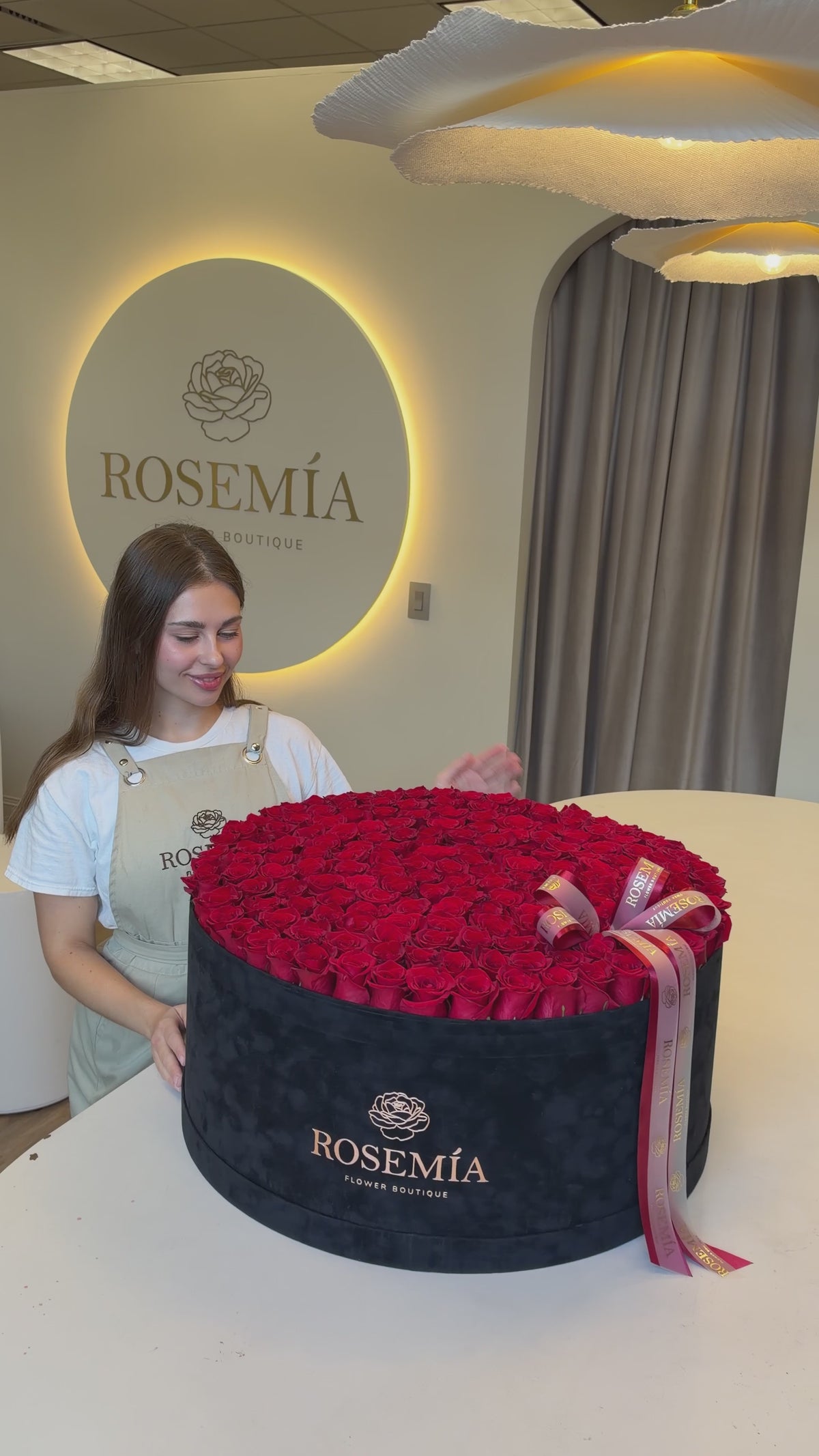 No.278 GRAND AMOUR - luxury red roses in velvet box