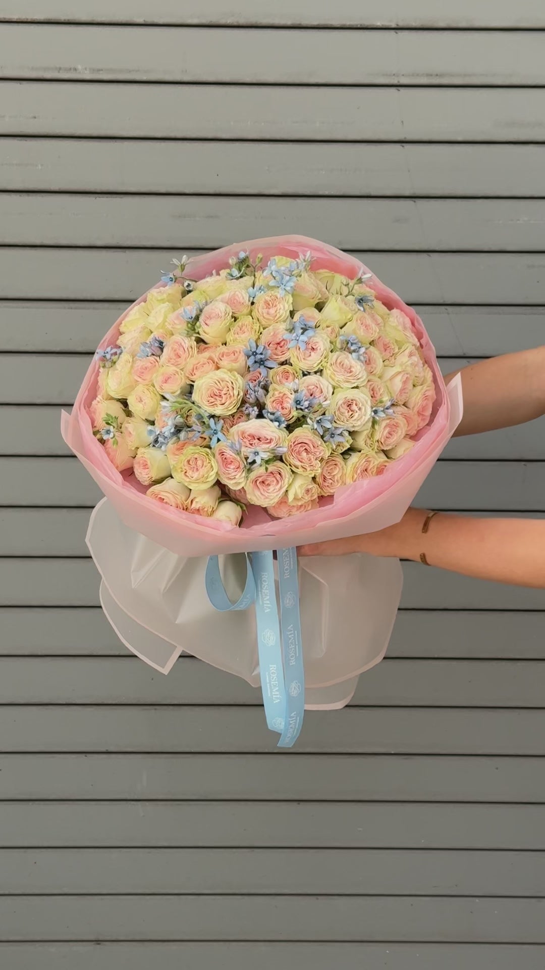 No.40 BALLET PINK - garden spray roses, tweedia