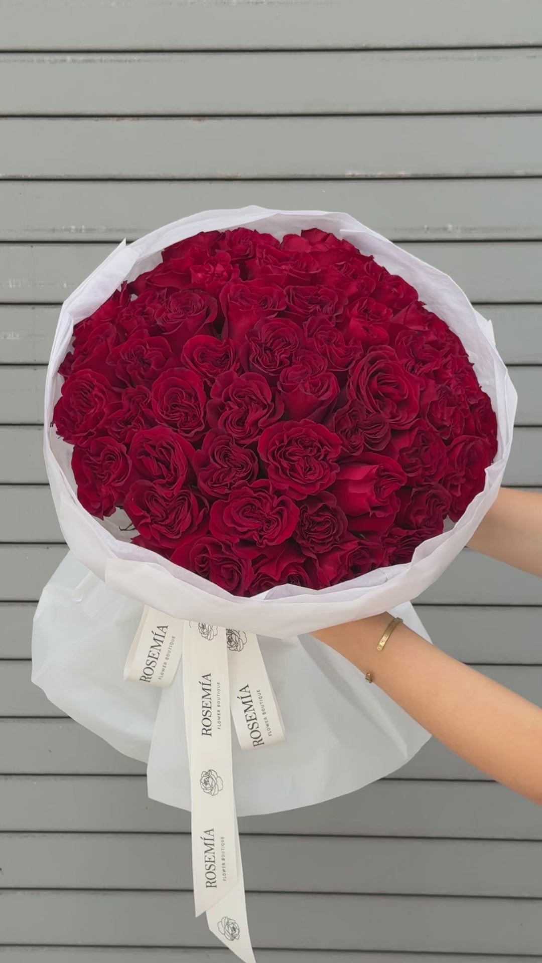 No.49 RED HEARTS - roses