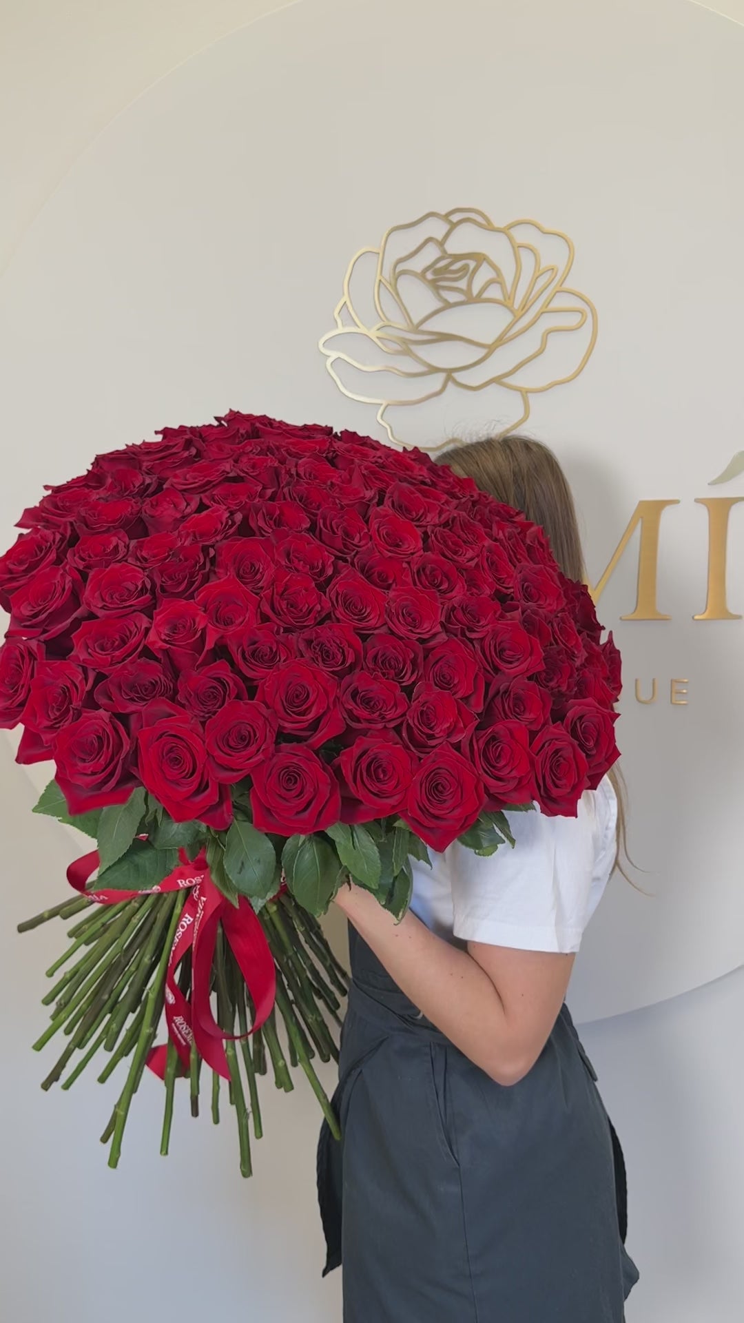 100 RED ROSES & BALLOONS