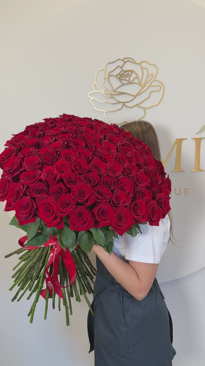 100 RED ROSES & BALLOONS