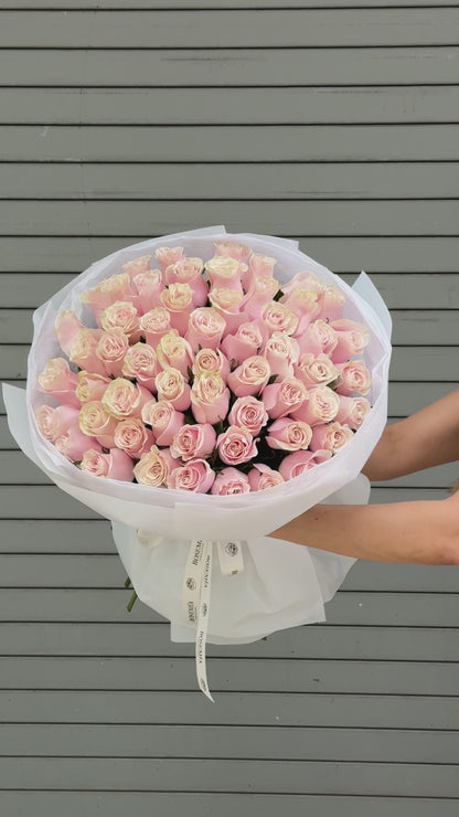 No.46 WHISPERING ELEGANCE - roses