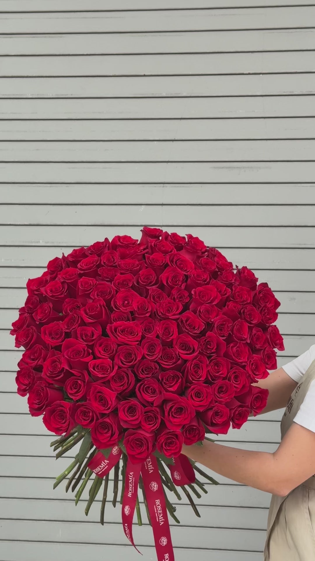 No.2 VALENTINE - 100 red roses
