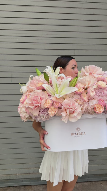 No.261 LILY DREAM - garden roses, lilies, hydrangeas