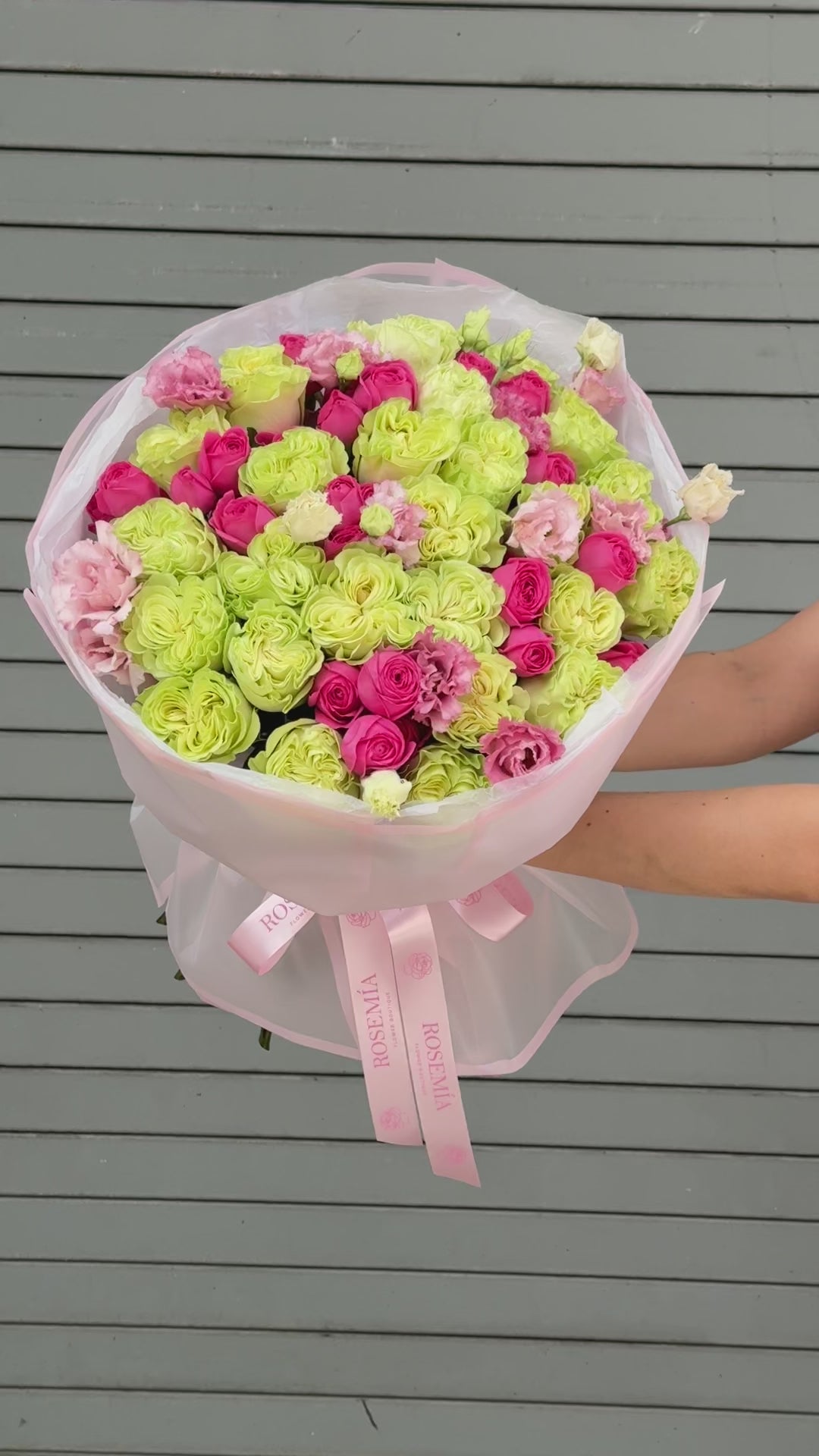 No.264 TROPICAL CRUSH - garden roses, garden spray roses, lisianthus