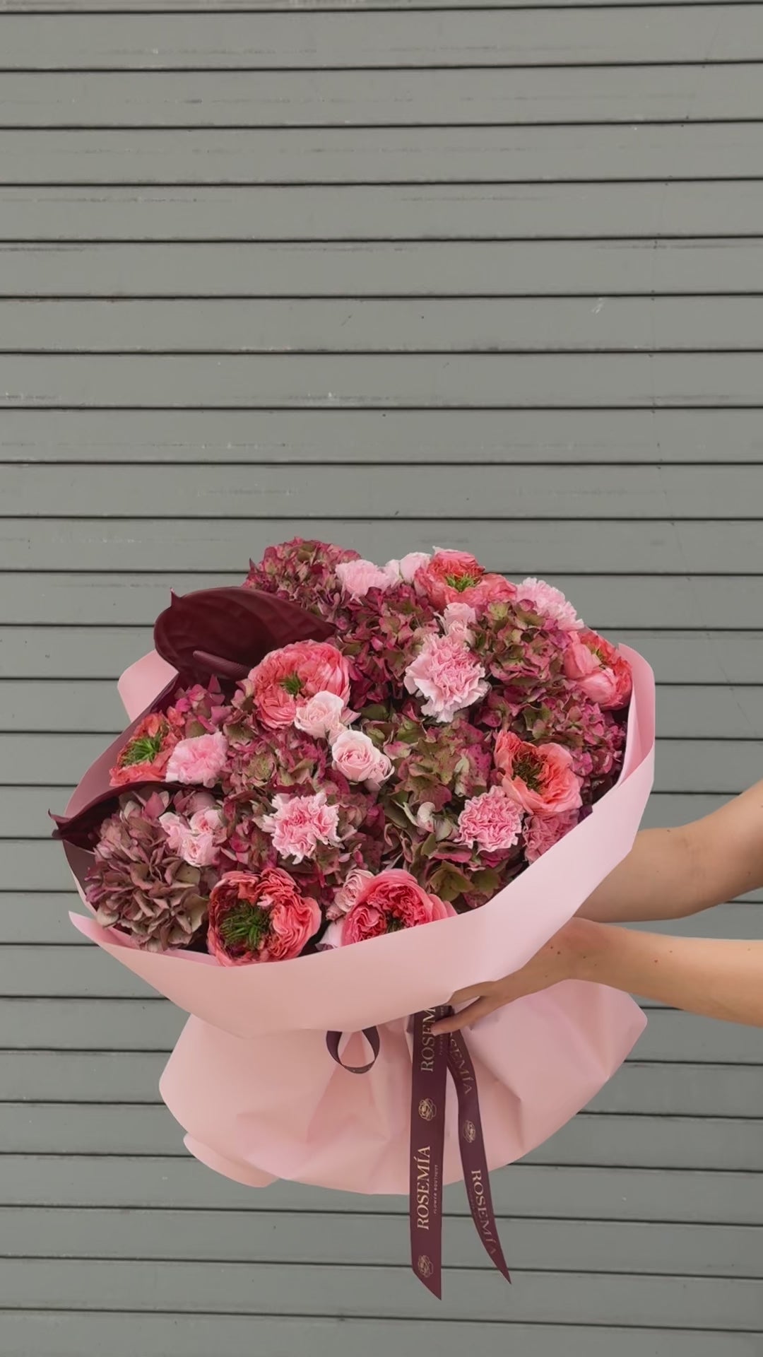 No.34 ROSÉ & BURGUNDY - hydrangeas, garden roses, spray roses, anthuriums