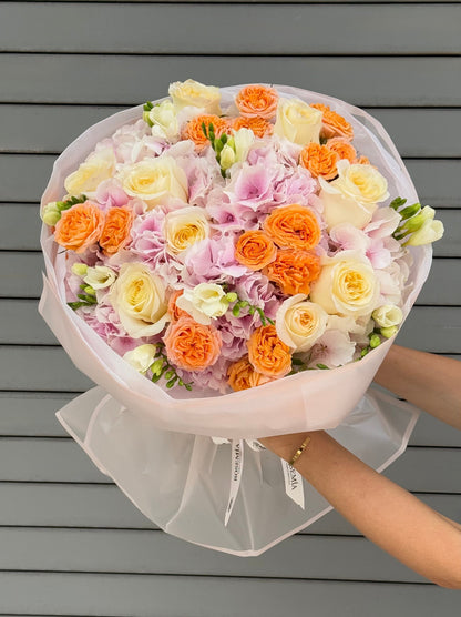 No.256 APRICOT GARDEN - hydrangeas, garden roses, spray roses, freesia