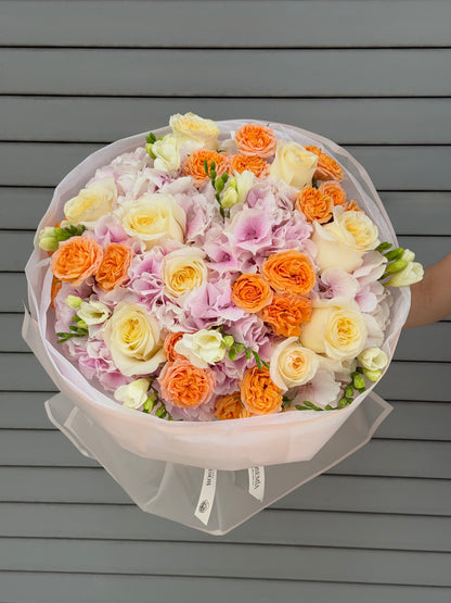 No.256 APRICOT GARDEN - hydrangeas, garden roses, spray roses, freesia